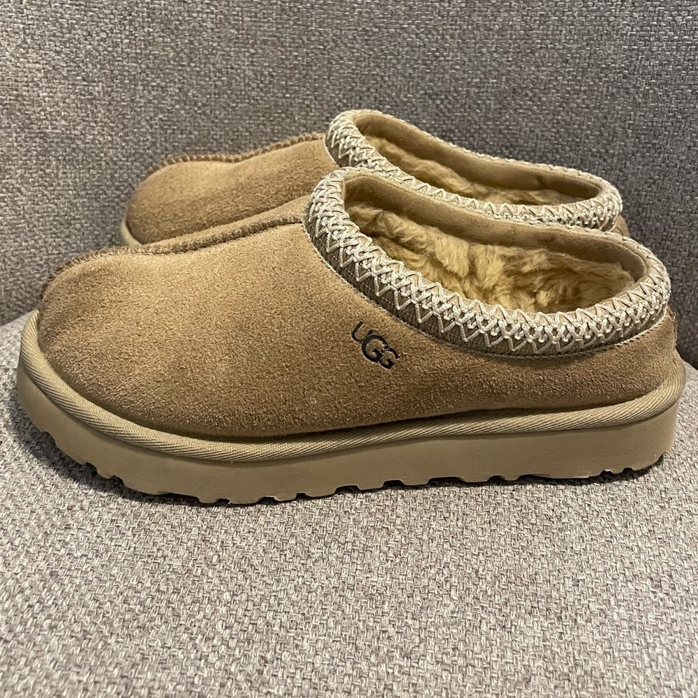 UGG- Tazz slip on